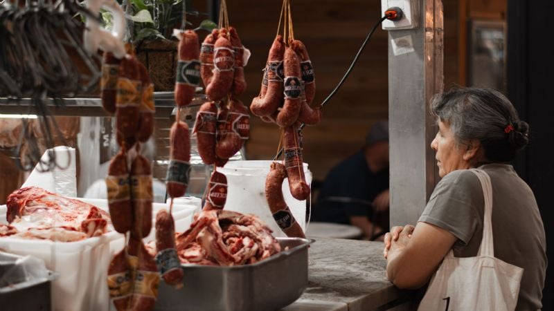 Cada vez se come menos carne: el consumo tocó un piso histórico pese a la baja de precios
