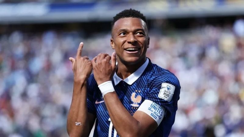 Francia brilló con la luz de Mbappé: 3 a 1