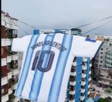 Bangladesh creó la camiseta argentina más grande de la historia