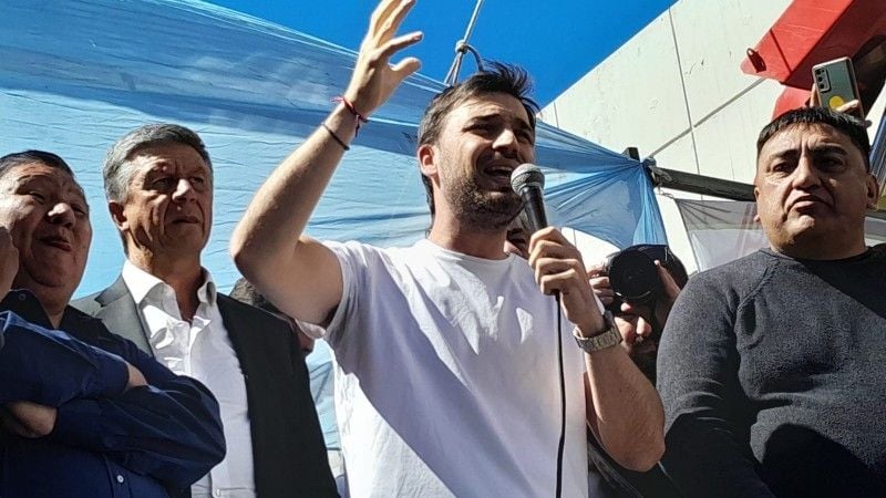 "No sale más un barril de petróleo": Torres desafió a Milei y amenazó con frenar las exportaciones