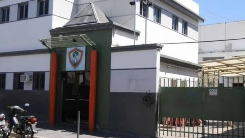 Sanción económica al Instituto Hood por permitir el ingreso de un arma