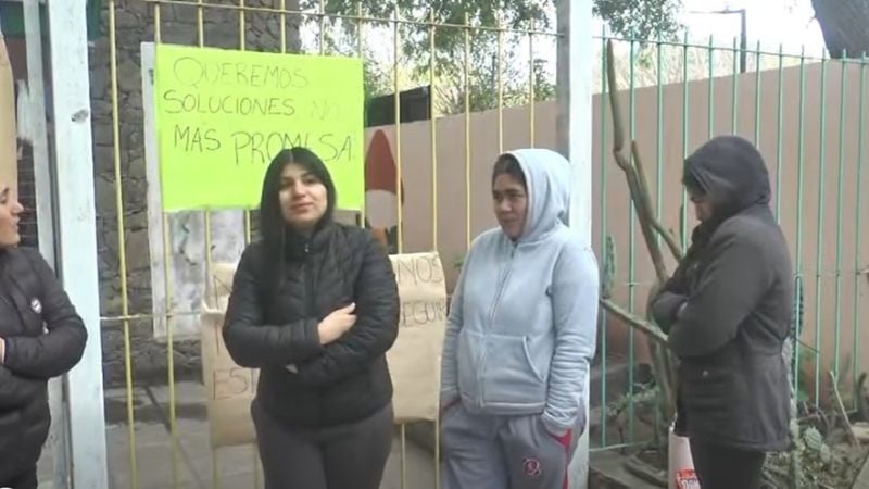 Madres tomaron el jardín de infantes de Las Pirquitas