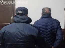 Detienen a un hombre acusado de matar cerdos con un arma de fuego