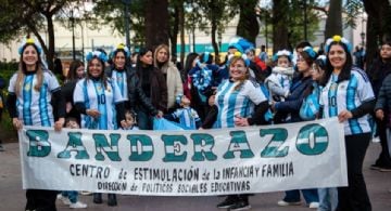 Saadi participó de un emotivo "Banderazo" en la Capital