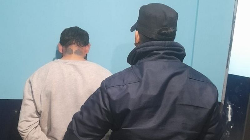 Agredió a un policía con un nunchaku