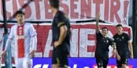 MERECIDO festejo de Damián Martínez, por el golazo que le dio el triunfo a Barracas Central.