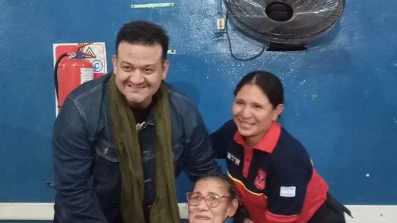 Bomberos Voluntarios festejaron su día donando sangre y compartiendo con niños y adultos mayores