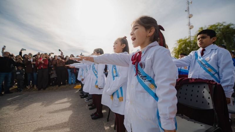 En Saujil, Raúl encabezó el acto principal por el Día de la Bandera