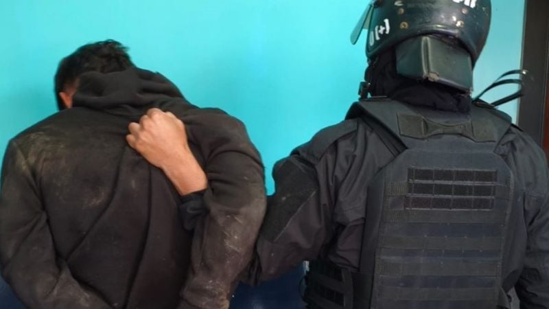 Persecución terminó con la aprehensión de un joven acusado de amenazar a su hermana