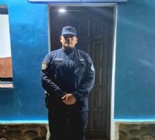 A través de maniobras de RCP, un policía le salvó la vida a un abuelo