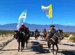Peregrinación con la imagen del Beato Esquiú desde La Ciénaga hasta Asampay