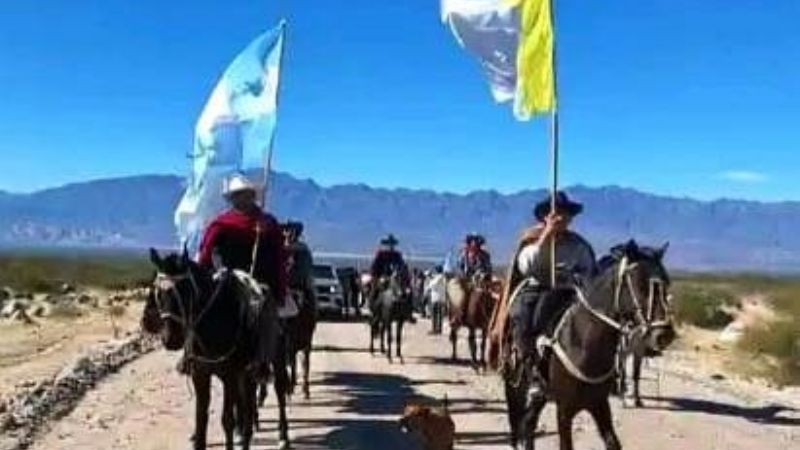 Peregrinación con la imagen del Beato Esquiú desde La Ciénaga hasta Asampay