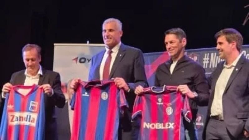 En San Lorenzo, Álvarez sigue, Barrientos no