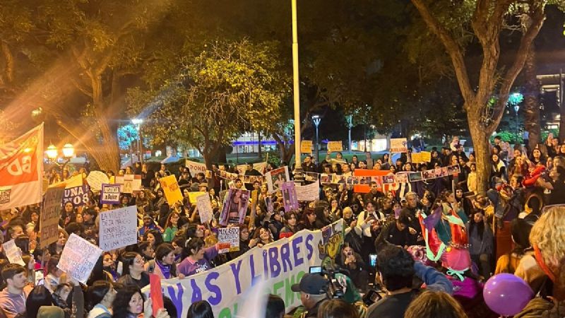 Multitudinario grito de "Ni una menos" en Catamarca