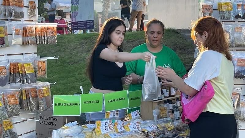 El Mercado Itinerante llega al Barrio El Jumeal con productos locales, servicios y propuestas para toda la familia