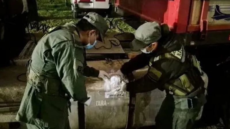 Hallan más de 1.100 litros de éxtasis líquido ocultos en los tanques de un camión