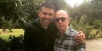 
El Indio Solari, junto a Riquelme, en uno de sus últimos encuentros.
