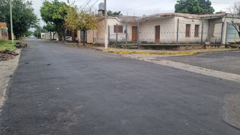 Continúa el asfaltado en la Capital