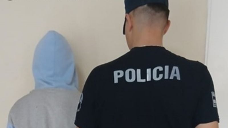 Causó un desorden, amenazó a su hermana y quiso agredir a policías