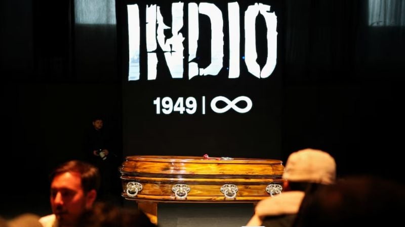De forma pacífica y organizada, miles de fanáticos despiden al Indio Solari