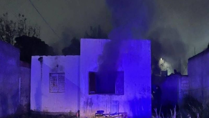 Una vivienda sufrió daños parciales tras un incendio