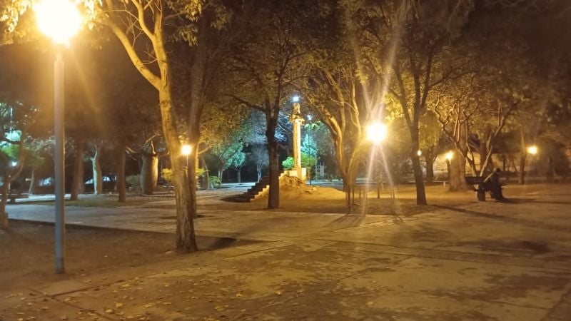 Vecinos reclaman la remodelación de la Plaza Héroes de Malvinas y denuncian abandono