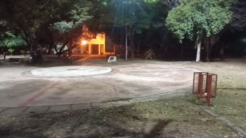 Vecinos reclaman la remodelación de la Plaza Héroes de Malvinas y denuncian abandono