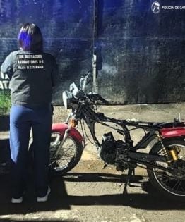 En un taller mecánico encuentran una moto robada