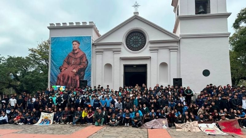 Alumnos secundarios de colegios confesionales peregrinaron la tierra del Beato Esquiú