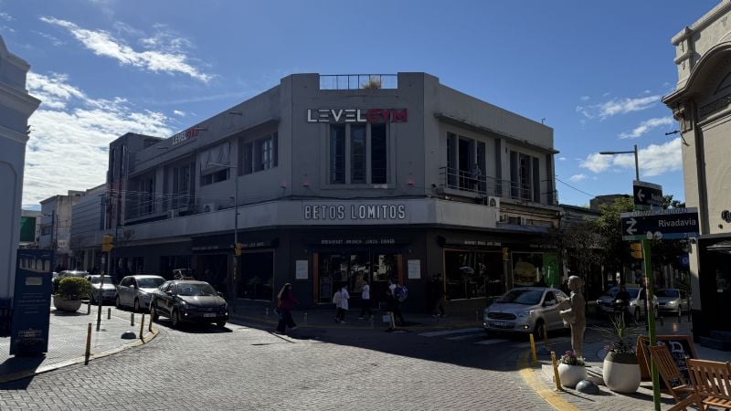 Una emblemática esquina de Catamarca está a la venta y busca nuevo dueño