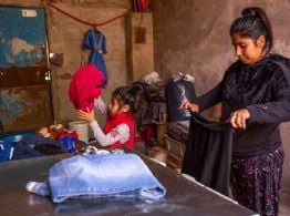 La pobreza infantil cayó al 42,3% en 2025 y alcanzó su nivel más bajo desde 2018